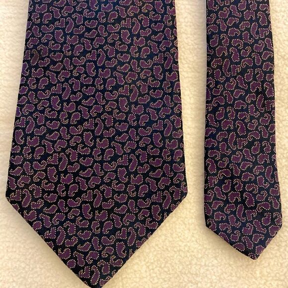 Burberry Hand Sewn Navy & Purple Paisley Patterned Wool/Silk Necktie. - Picture 1 of 6